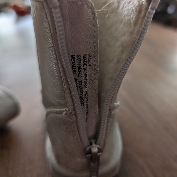 GAP Kids Metallic Sherpa-Lined Cozy Boots sz 7 - Picture 4 of 5
